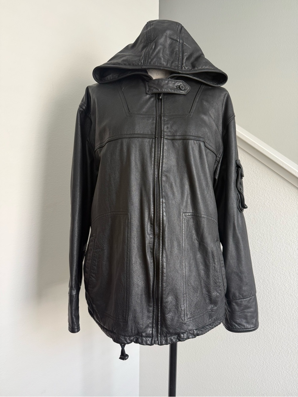 Maxima Wilson’s Black Leather grunge Moto Bomber Jacket Coat Men’s Small Hooded